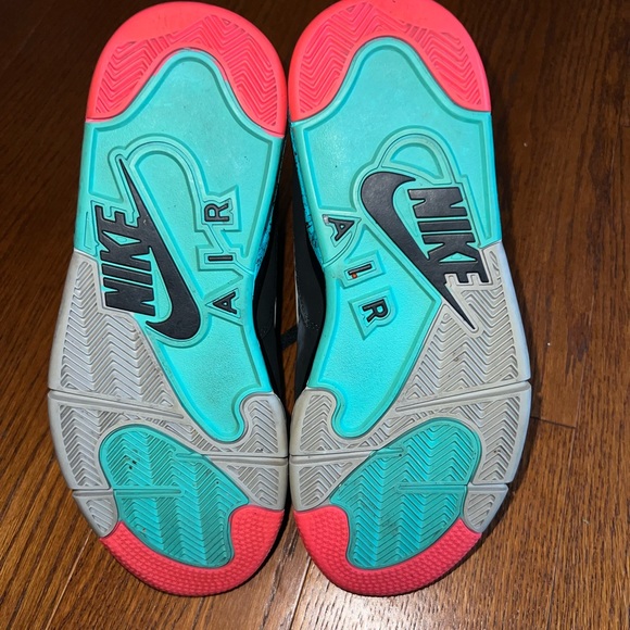 NIKE AIR COMMAND FORCE 'SPURS' Size 8 - Picture 5 of 9